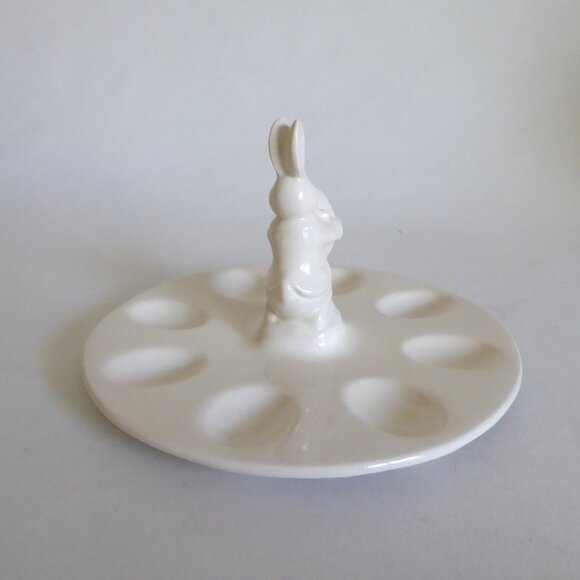NEW VINTAGE CERAMIC EASTER BUNNY RABBIT WHITE DEVILED EGG SERVING DISH PLATE - Picture 4 of 13